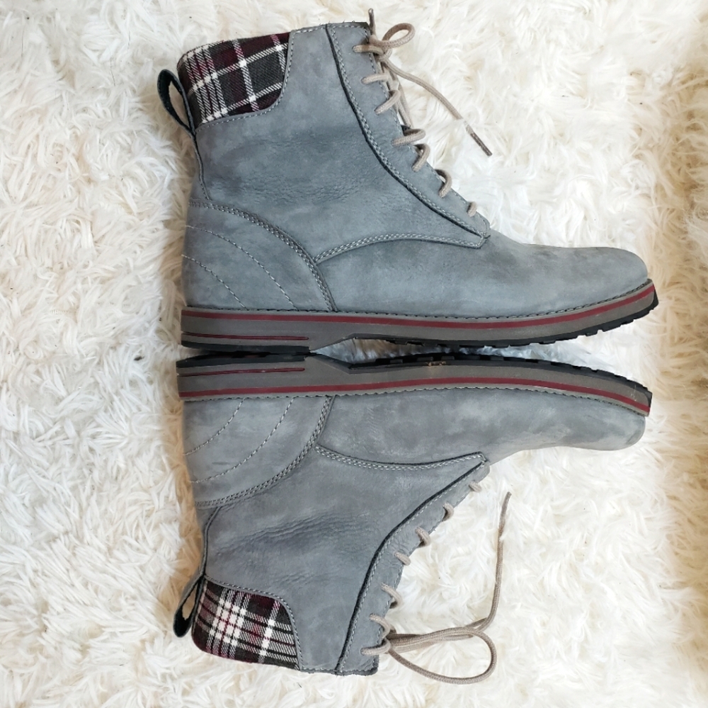 LL BEAN Womens Park Ridge Casual Boot Low gray  Maroon and gray tartan Size 9